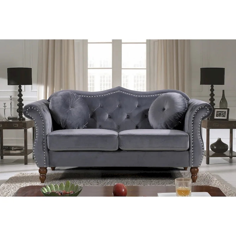 Causeuse capitonnée de style Chesterfield du milieu du siècle avec clous décoratifs et pieds en bois