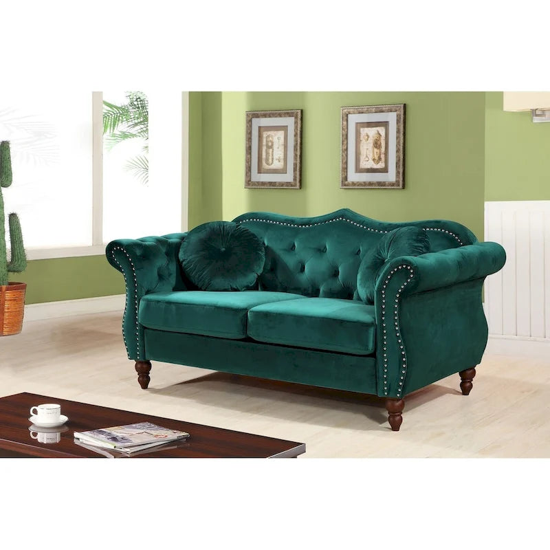 Causeuse capitonnée de style Chesterfield du milieu du siècle avec clous décoratifs et pieds en bois