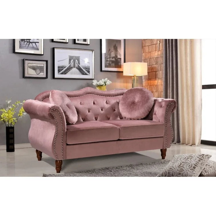 Causeuse capitonnée de style Chesterfield du milieu du siècle avec clous décoratifs et pieds en bois
