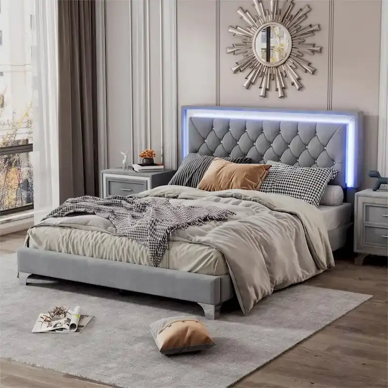 Lit plateforme rembourré Queen avec tête de lit capitonnée à LED