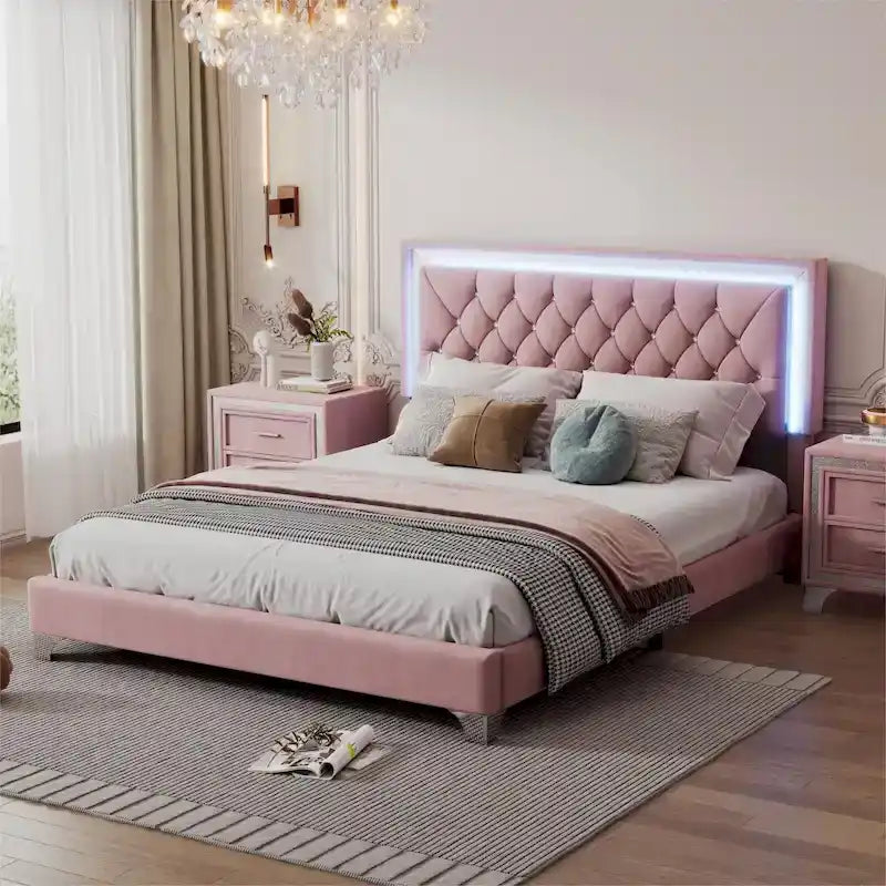 Lit plateforme rembourré Queen avec tête de lit capitonnée à LED