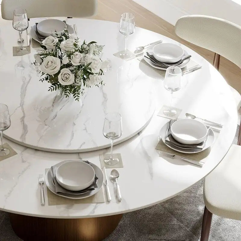 Table à manger ronde moderne avec plateau en pierre brillante blanche et piédestal en bronze